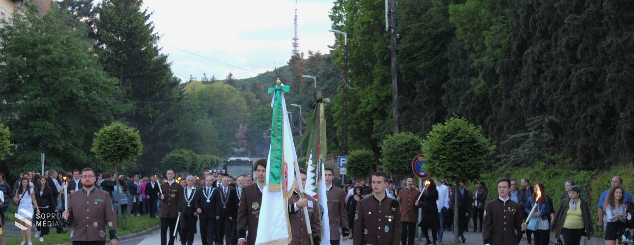 Szombat este valétáltak a soproni végzős egyetemisták