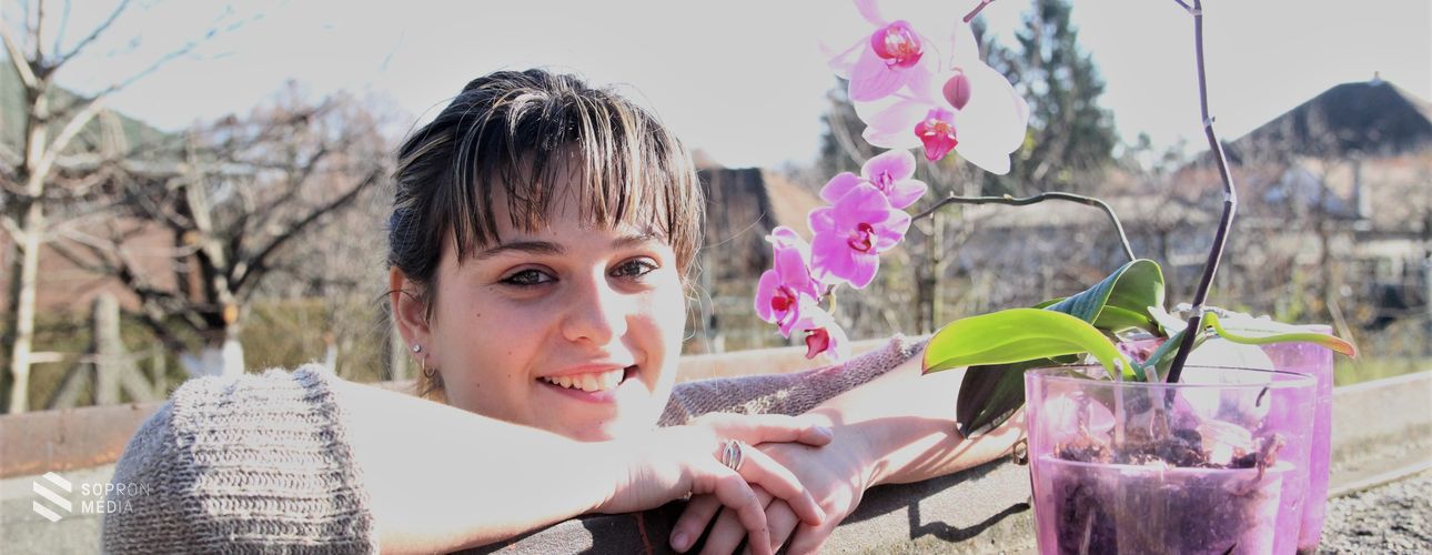Niki, a kupagyőztes virágkötő