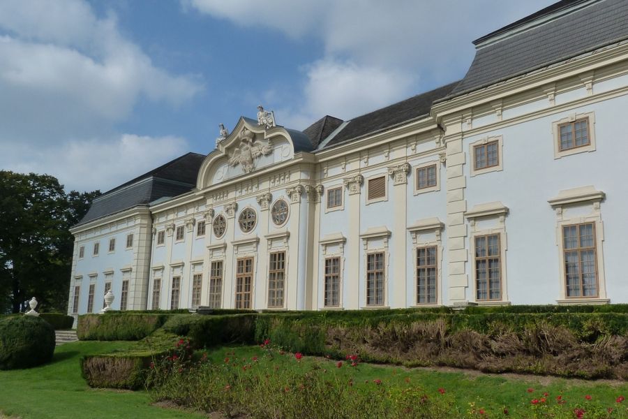 FÉLTORONY - HALBTURN - KASTÉLY
