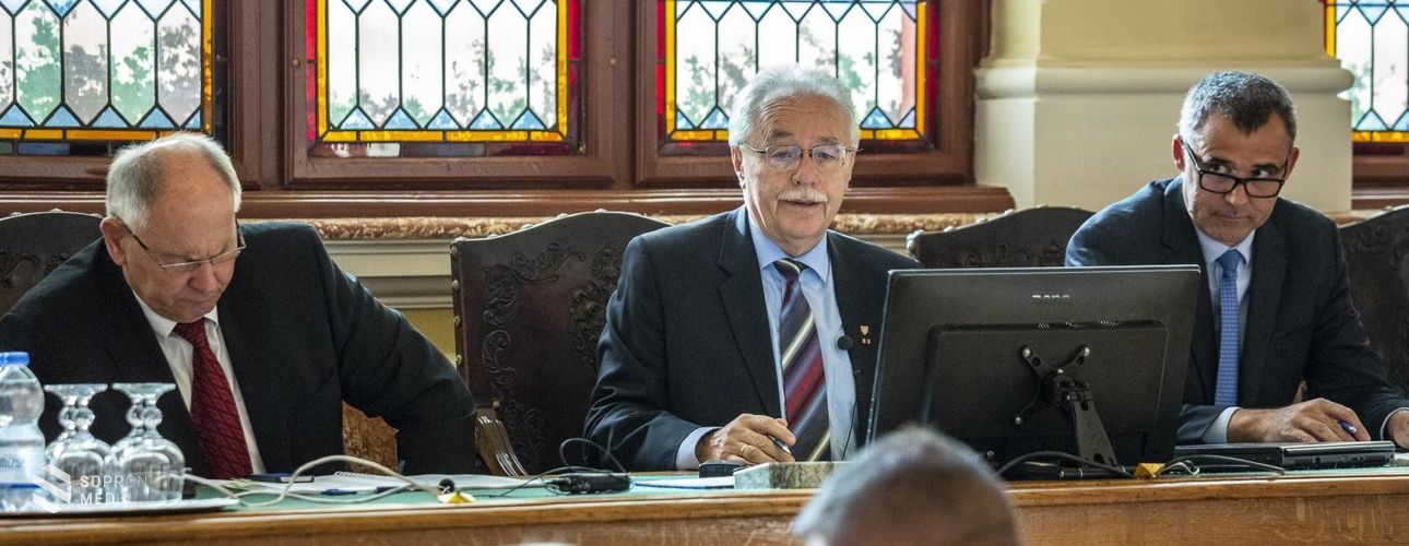 Rangos állami kitüntetést kapott Dr. Fodor Tamás polgármester