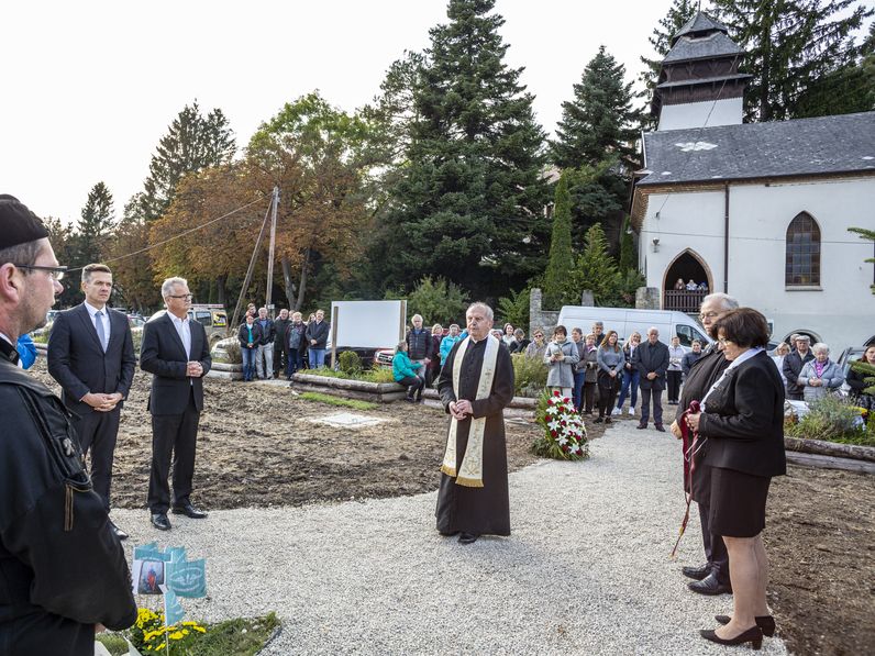 Újraszentelték a Szent Borbála szobrot