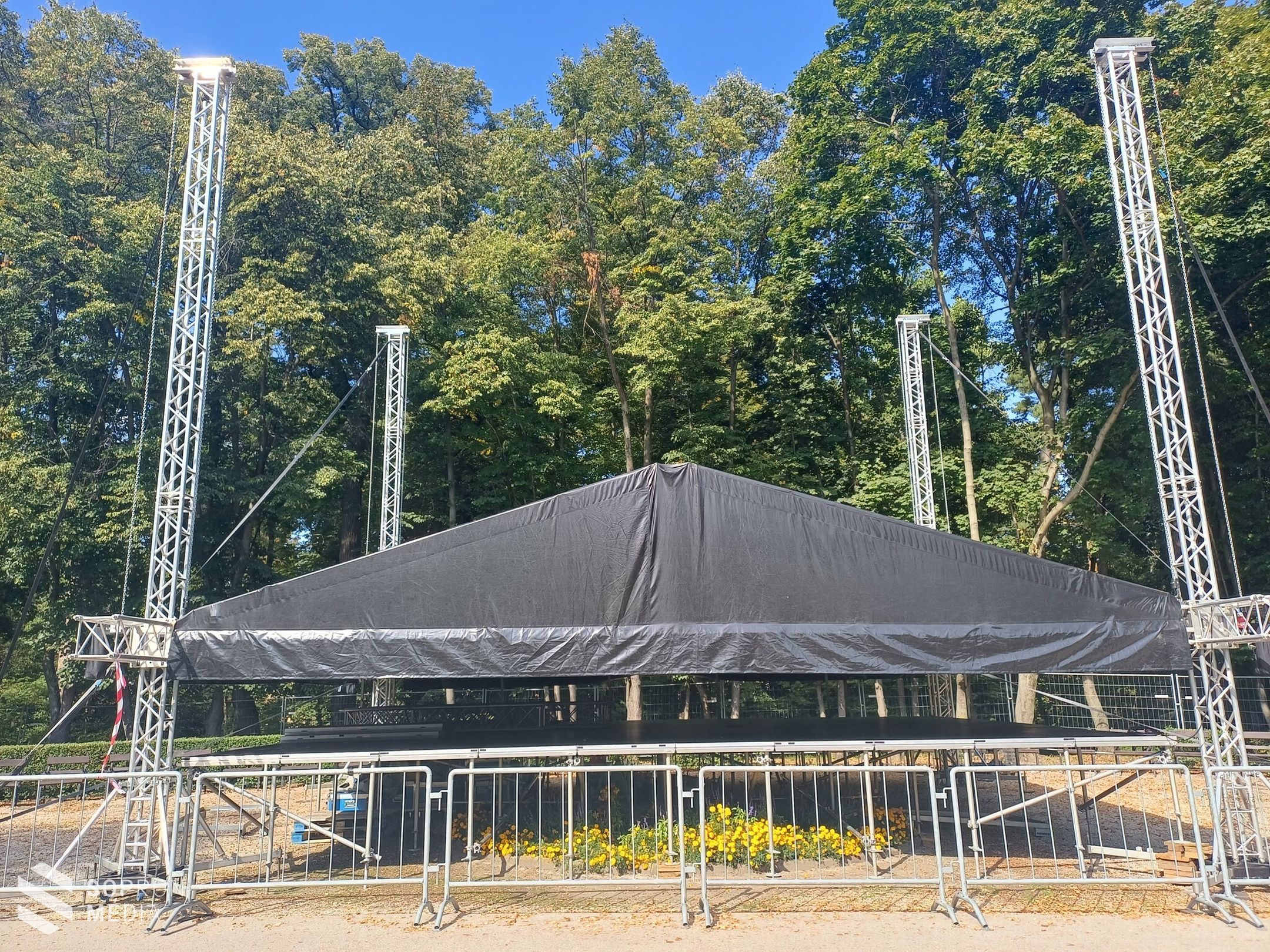 Pénteken startol a Soproni Szüreti Napok, már zajlanak az előkészületek az Erzsébet-kertben