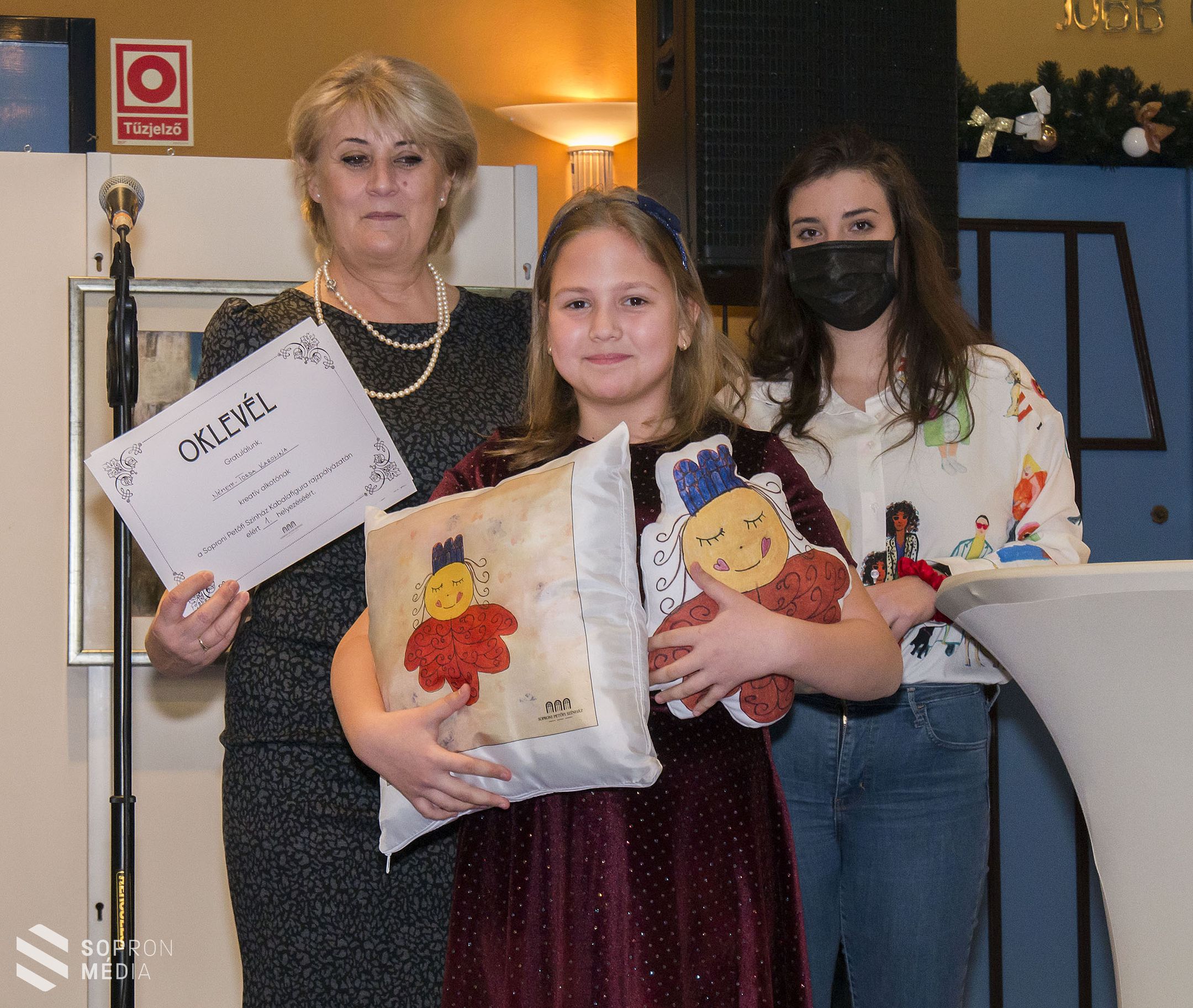 A Kabala rajzpályázat nyerteseit díjazták a Soproni Petőfi Színházban 