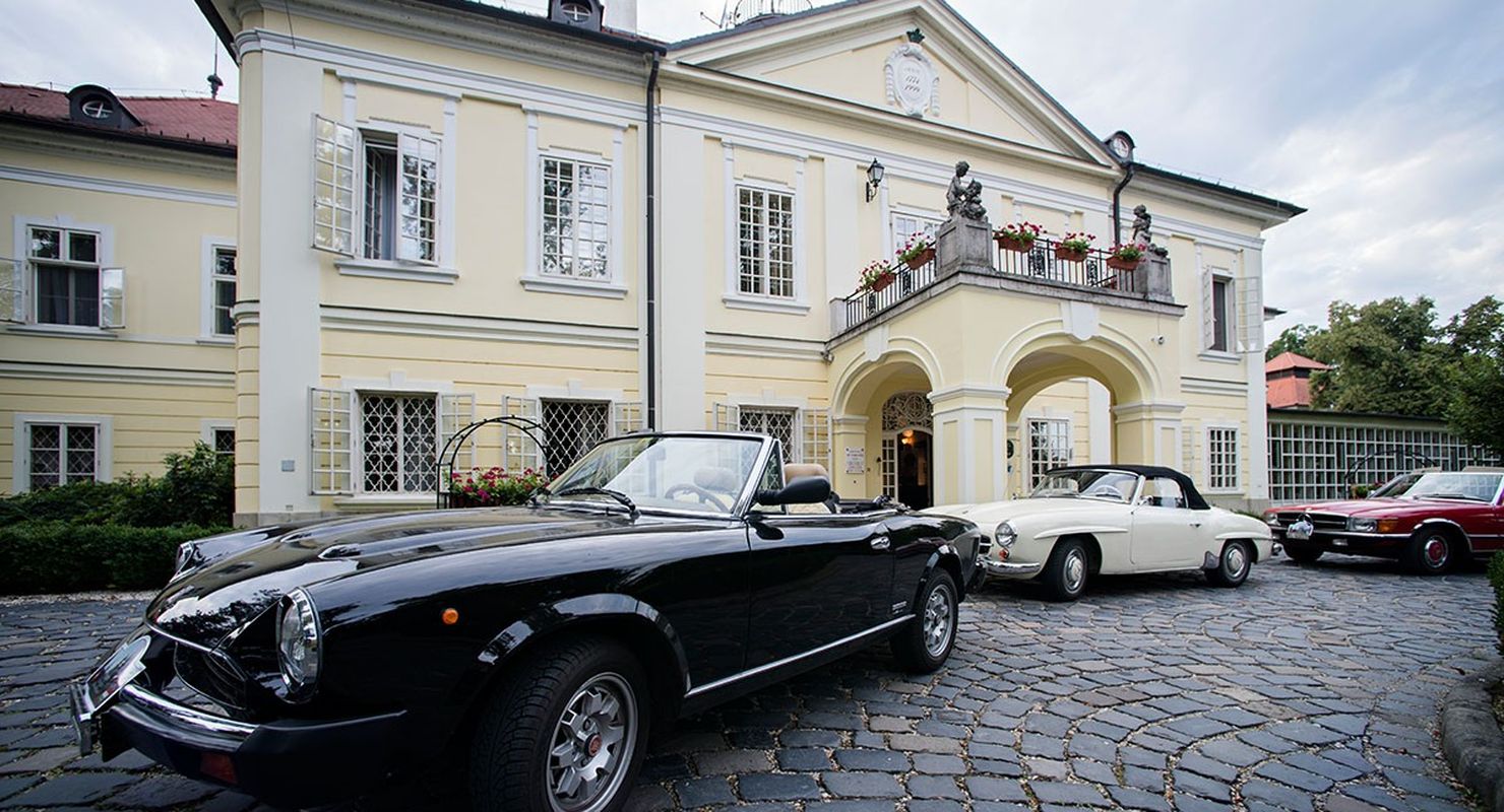 Classic car meetings