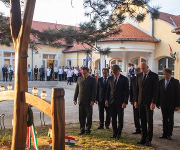 Aradi Vértanúk tiszteletére rendezett megemlékezés