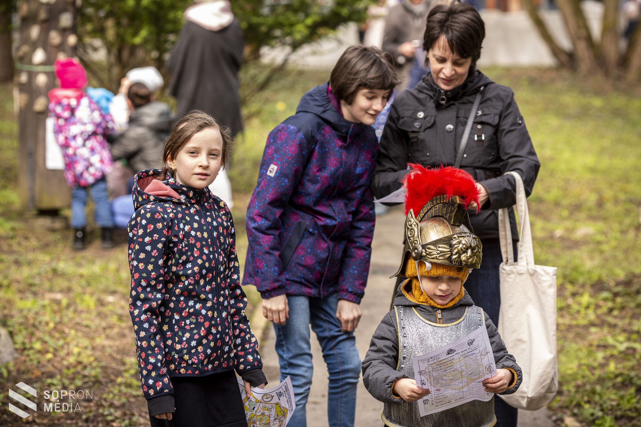 Tojáskeresés a Botanikus Kertben