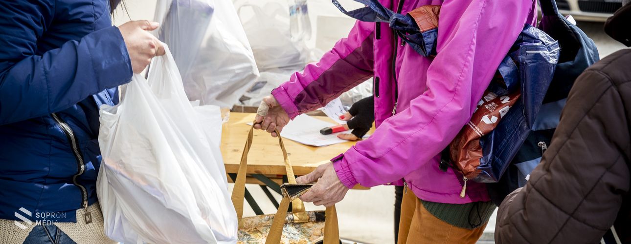 125 család ünnepét tette szebbé a Soproni Szociális Intézmény!