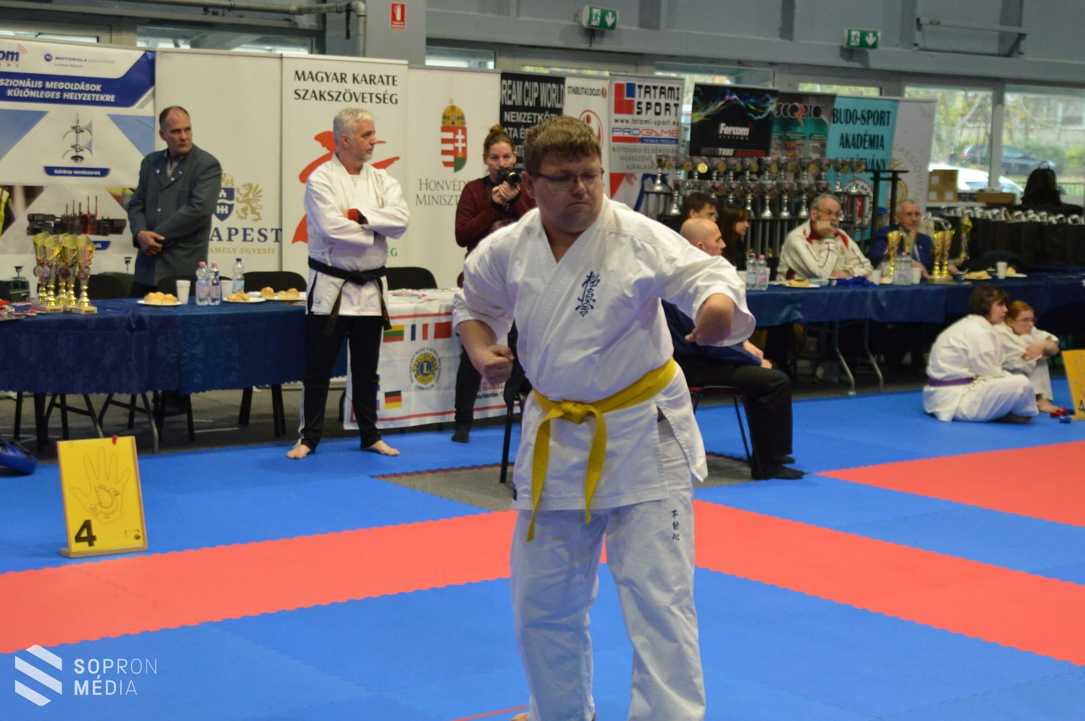 Bizonyítottak a kapuvári karatésok