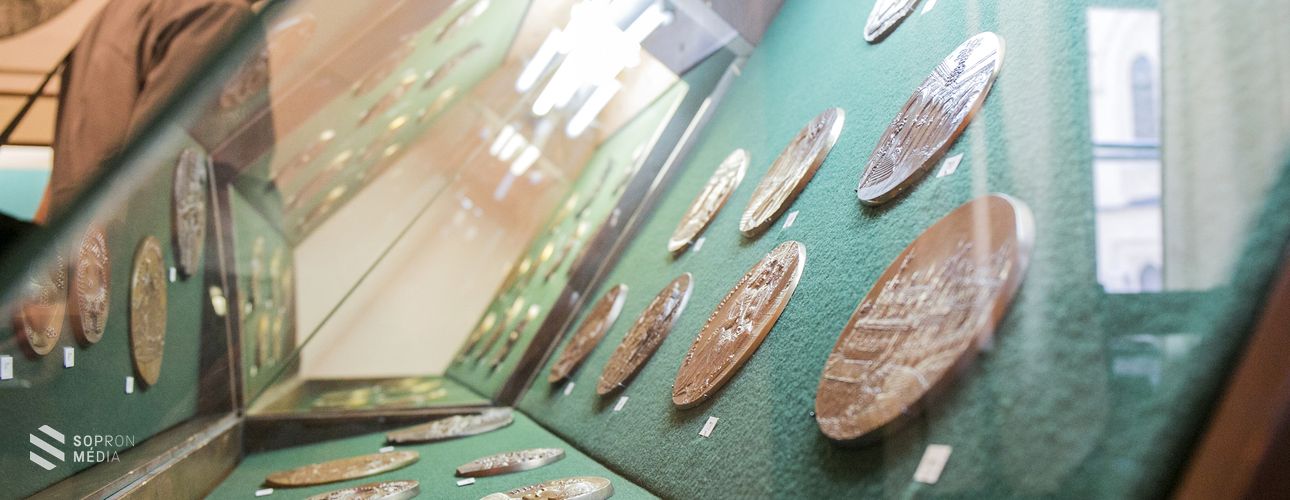 Érembiennále nyílik a Lábasházban