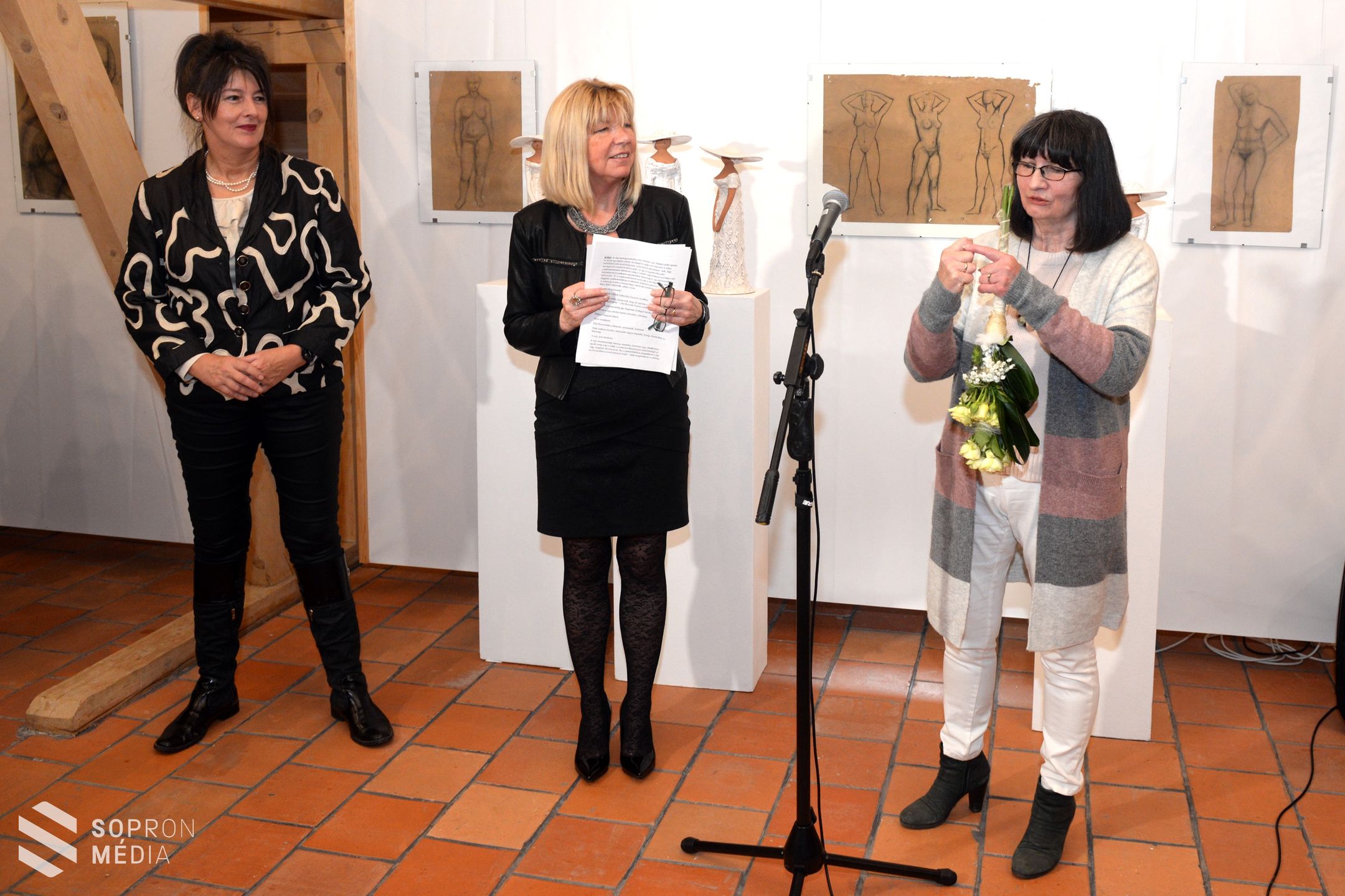 A kerámia és költészet rokonsága – Borsodi Zsuzsa alkotásai Bánfalván