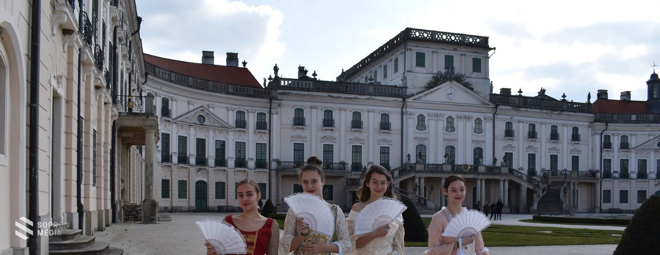 Különleges Nőnap a fertődi Esterházy-kastélyban
