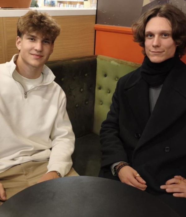 Megjelent a Vadnyugat, a licisták antológiája