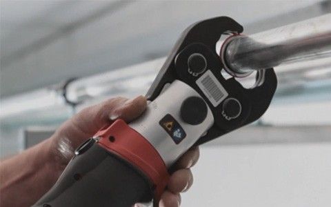 Préspofák és egyéb alkatrészek karbantartása