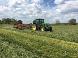 HOSTYN festulolium betakarítás - Agroprodukt Zrt. Pápa