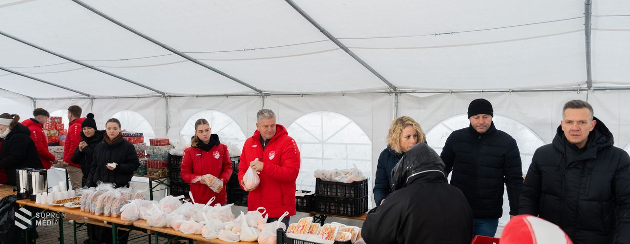 Karácsonyi ételosztást szervezett a Soproni Szociális Intézmény