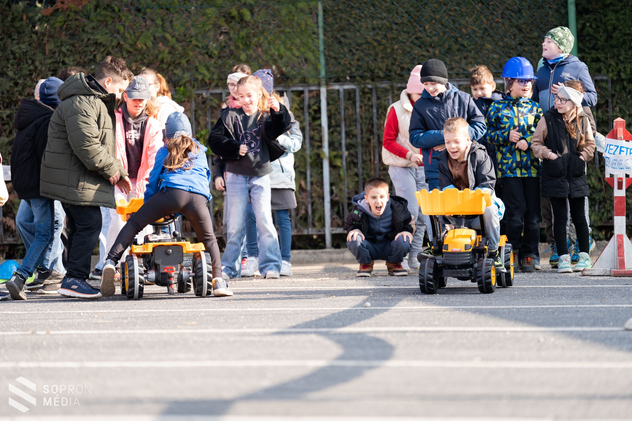 Ismét gyerekzsivajtól hangos a Soproni Vízmű Zrt. telephelye