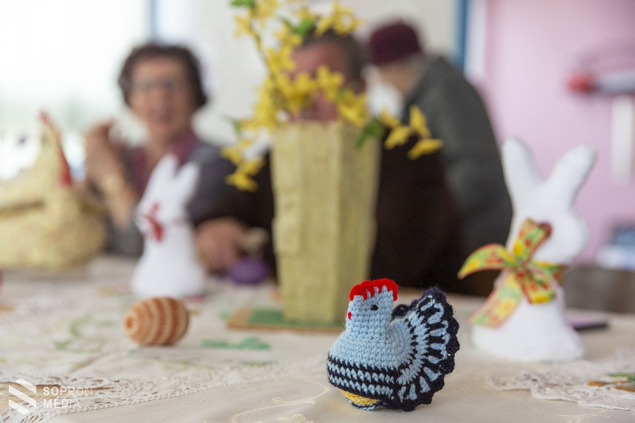 Húsvéti kiállítás nyílt a megújuló soproni Jereváni Ciklámen Egyesület szervezésében