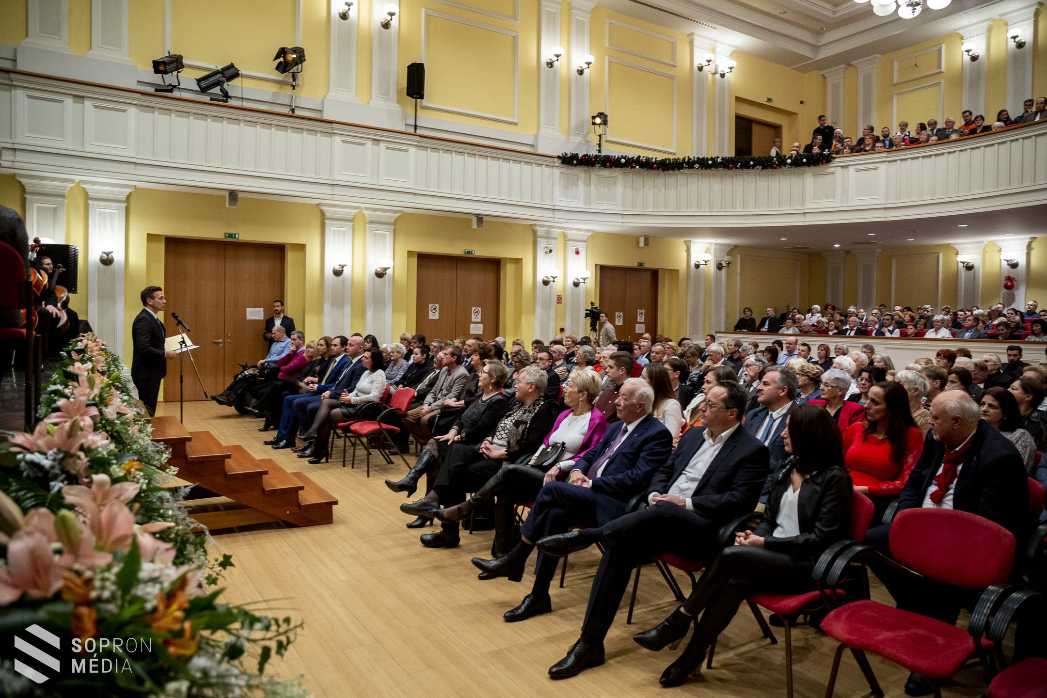 Grandiózus koncerttel köszöntötték az új évet Sopronban