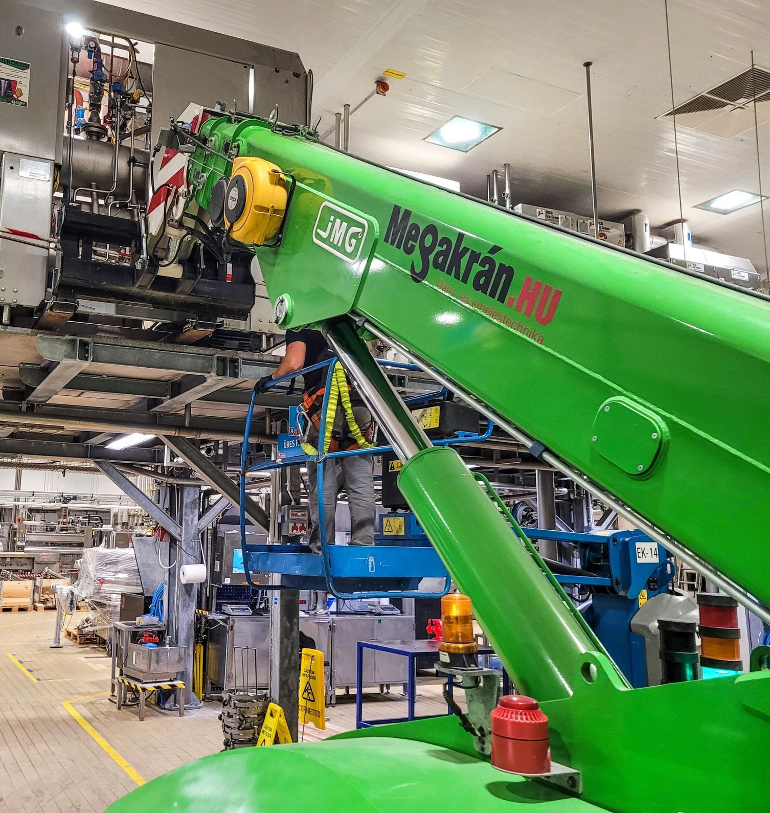 Installing a Magnum production line