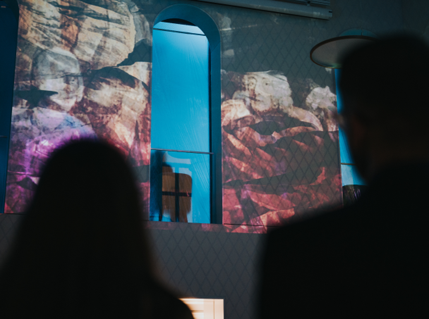 Haydn fényinstalláció a Márai Sándor Művelődési Központban