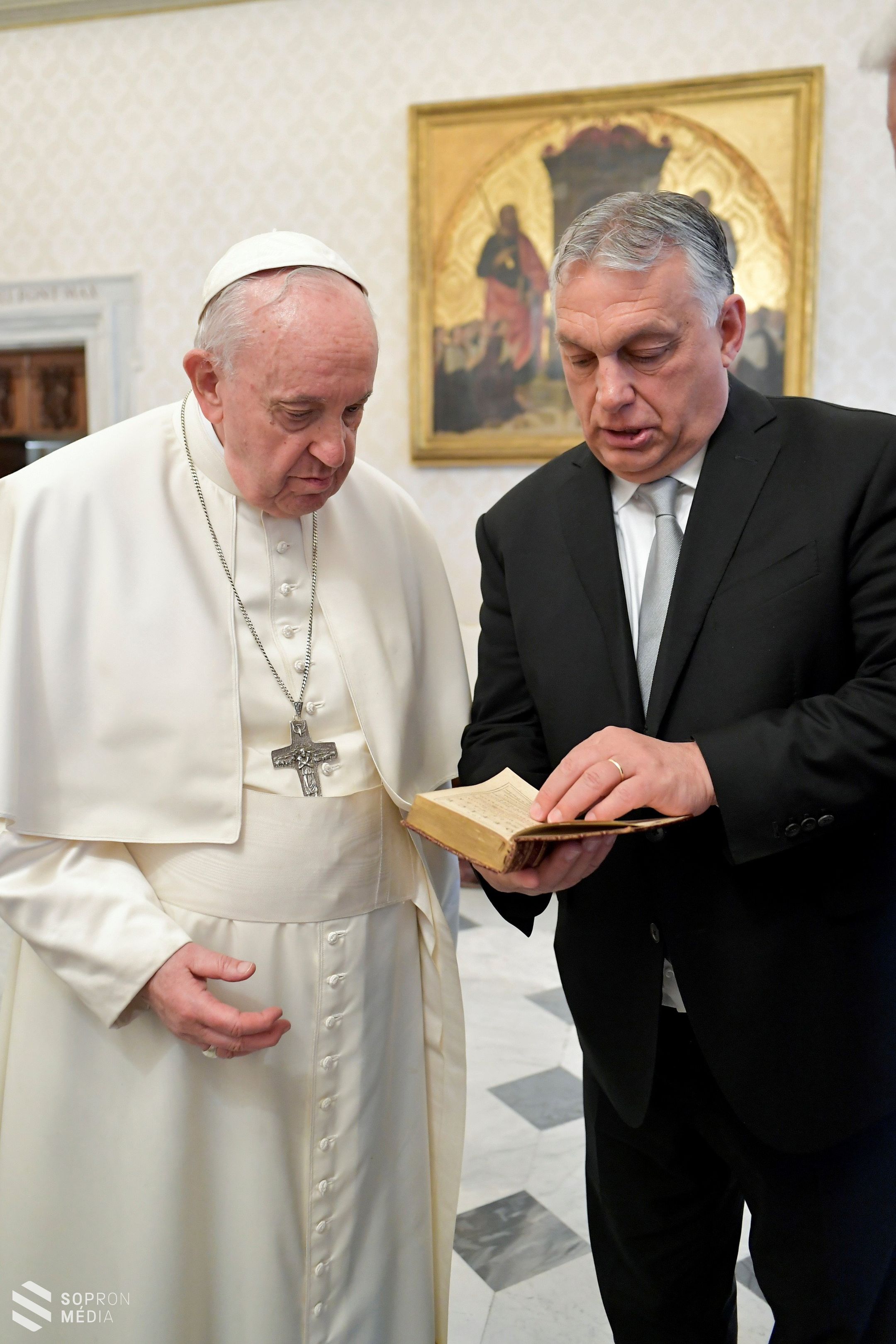 Orbán: arra kértem Ferenc pápát, hogy támogassa a béke érdekében tett erőfeszítéseinket