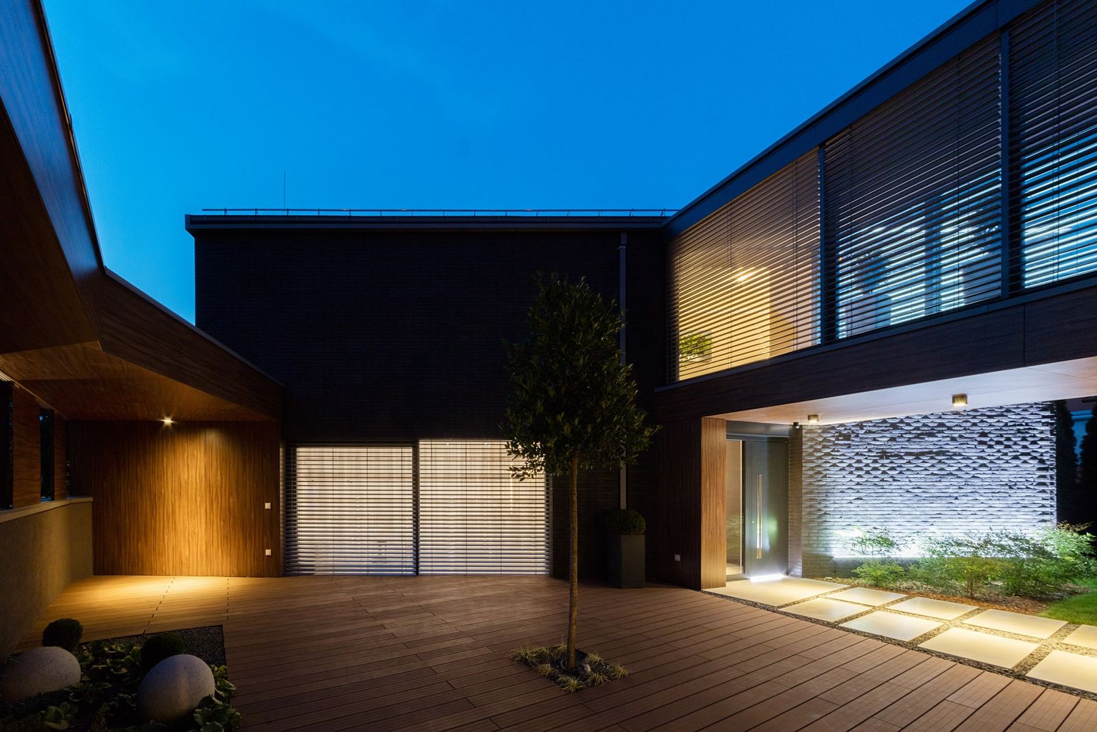 Internorm Fekete a középpontban Internormmal Törökbálint