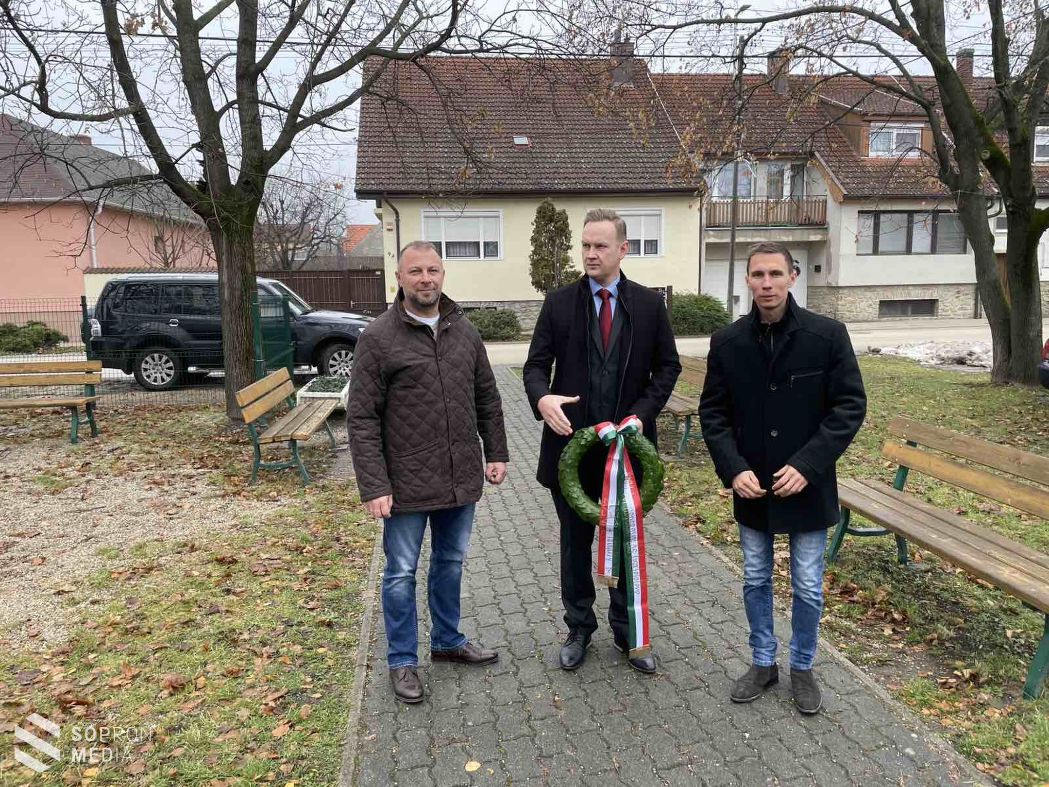 Hűség napi koszorúzás Kópházán 