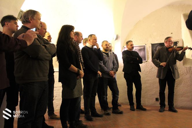 Semmi Extra c. kiállítás megnyitó a Roth Torony Galériában
