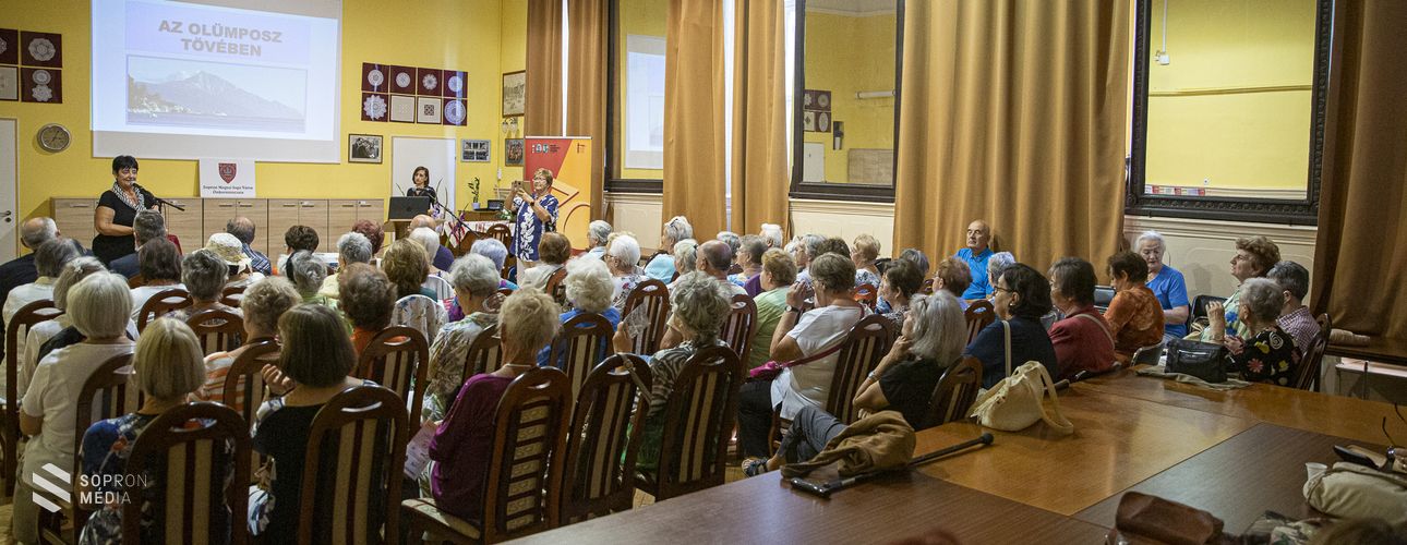 Ünnepélyes évindítót tartott a Pedagógusok Soproni Művelődési Háza