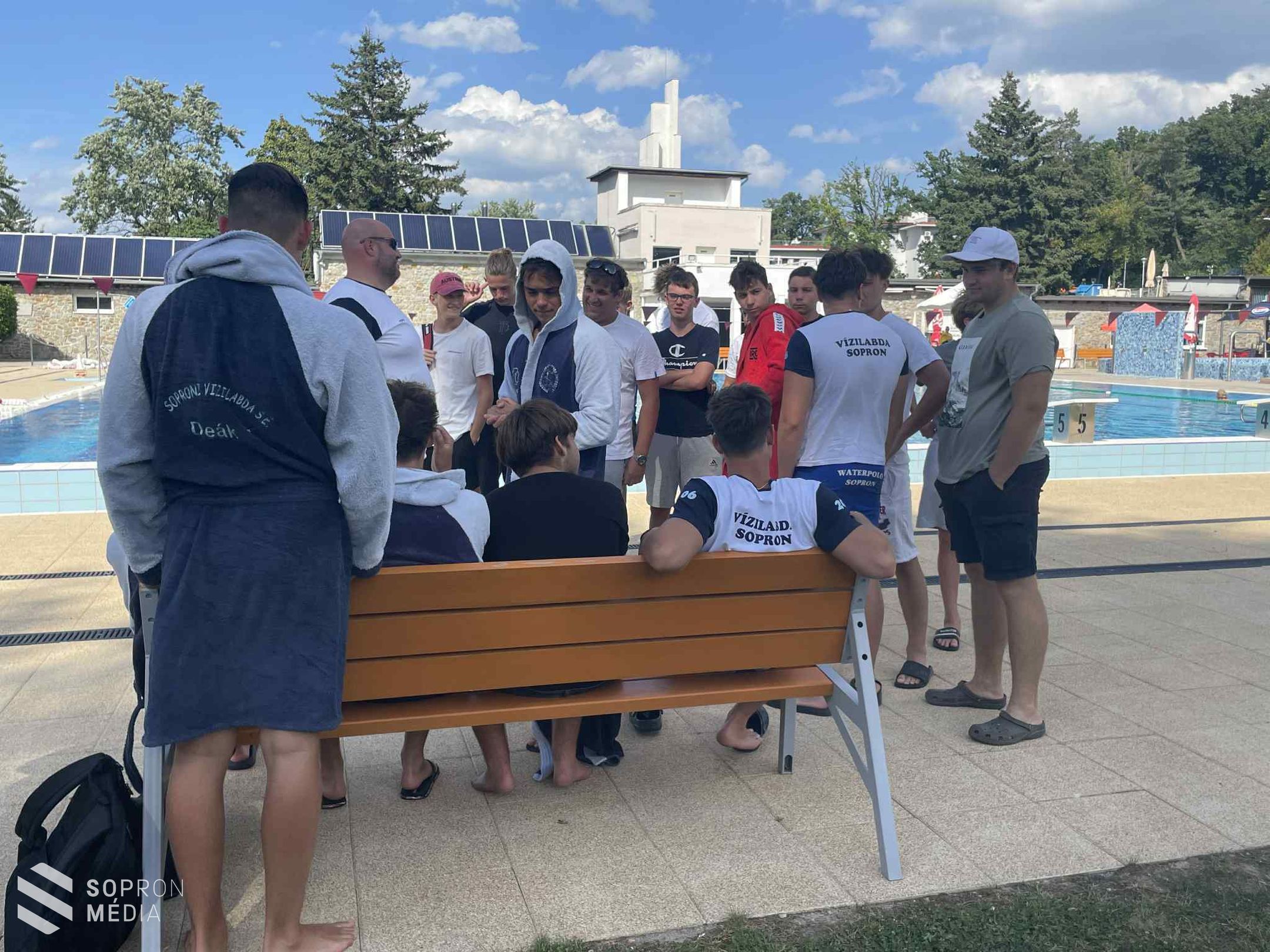 Először rendezték meg a Soproni Nyári Kupát a Lőver Uszodában