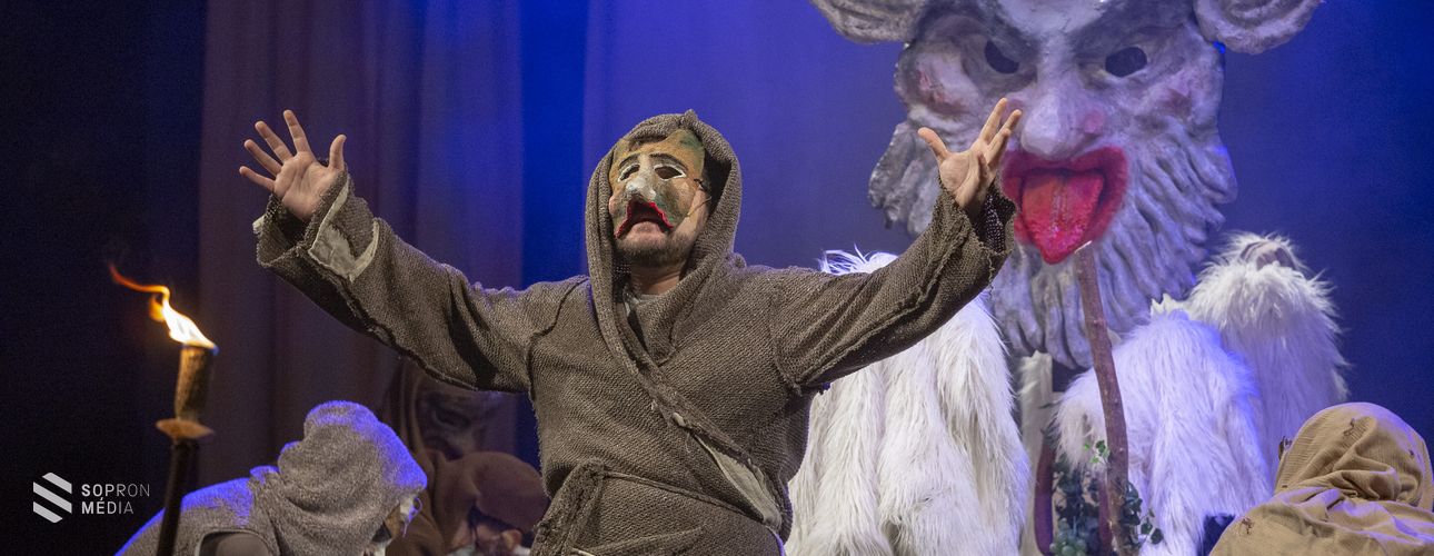 Különleges premierre készülnek a színházban