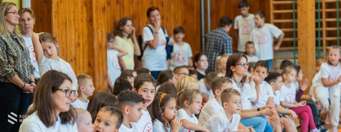 Olimpiai minőségű padlót kapott a Lackner Kristóf Általános Iskola megújult tornaterme