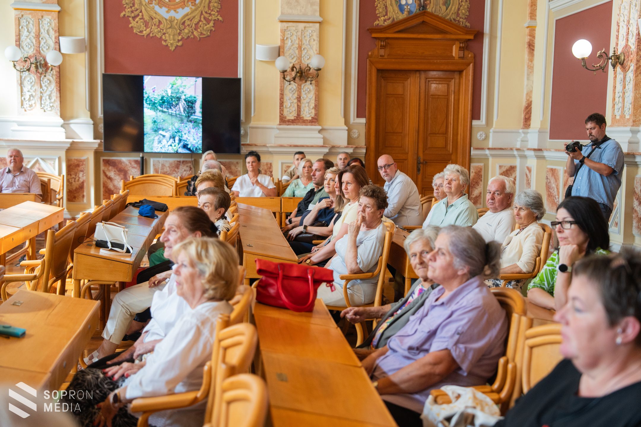 Véget ért a Virágos Sopronért verseny - a Városházán díjazták a környezetszépítőket