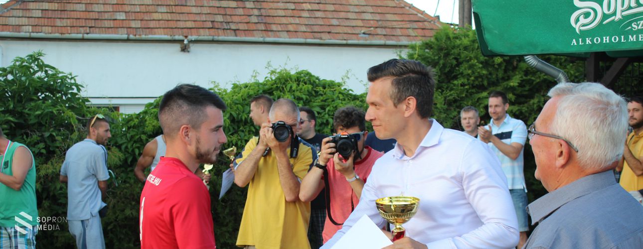 Véget ért a soproni kispályás labdarúgó szezon (galéria)