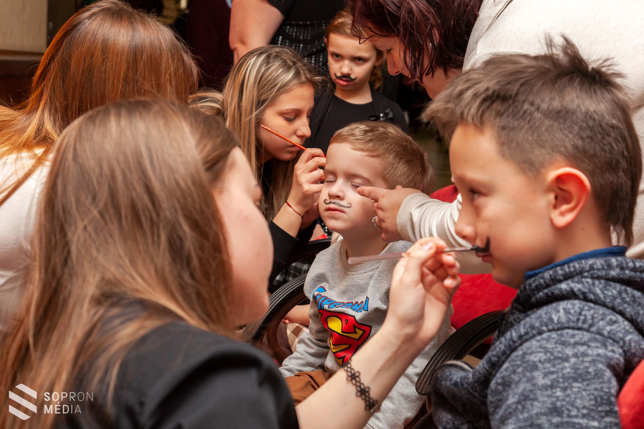 Ágyúdörgés és viselet bemutató is színesítette a családi napot