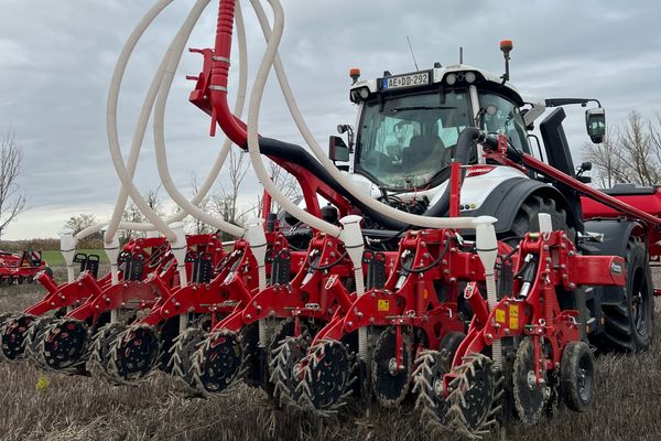 Kverneland Kultistrip sávművelő