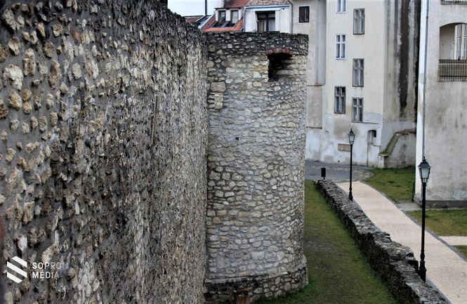 Várfal - Sopron
