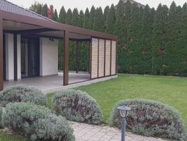 Pergolák / ponyvás és dönthető lamellás