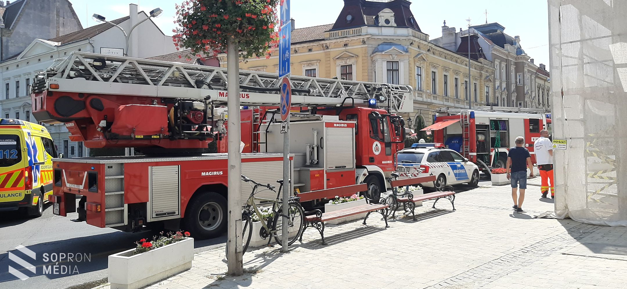 FRISSÍTETT! Tűzhelyen felejtett étel miatt vonultak ki nagy erőkkel a soproni tűzoltók