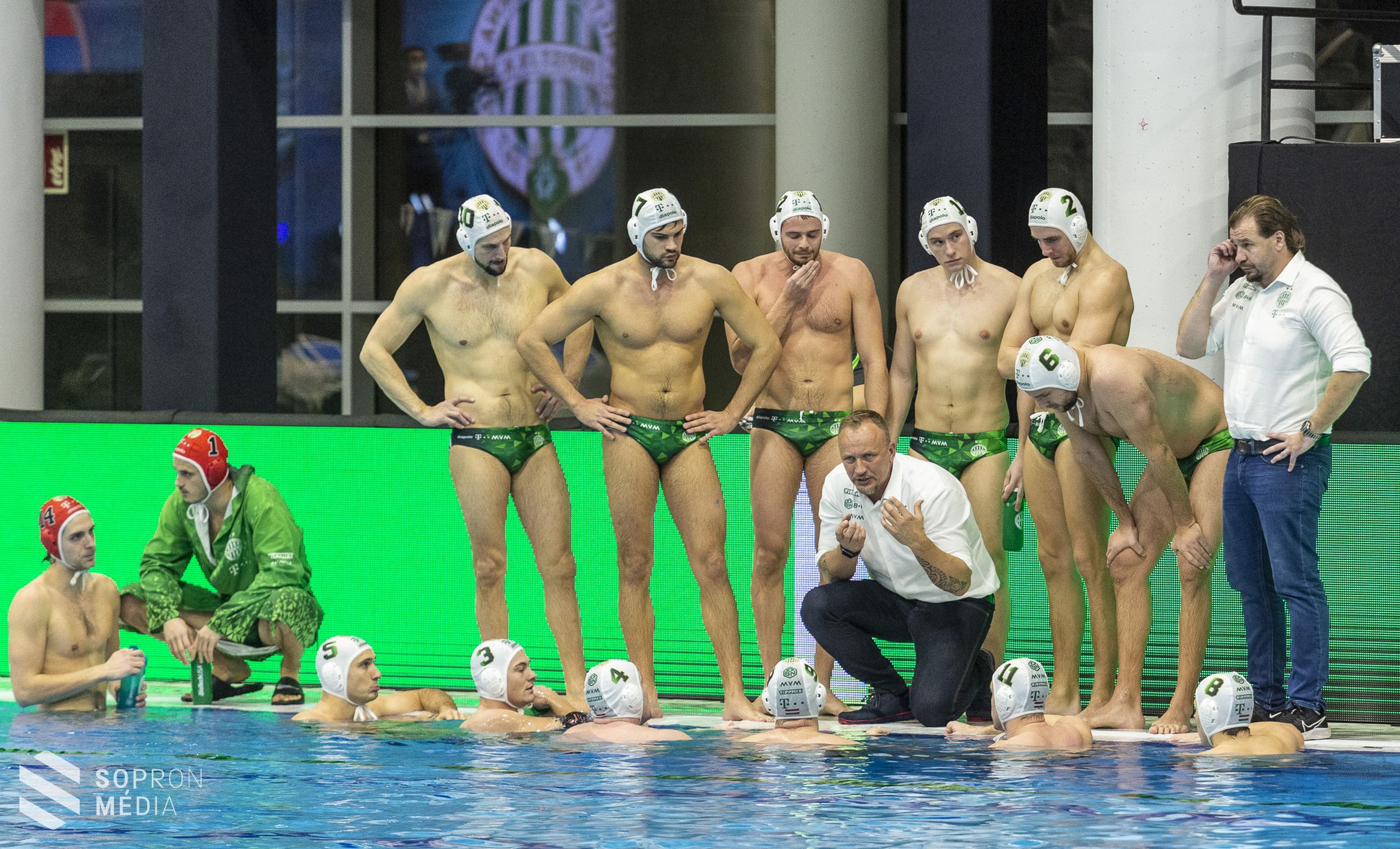 Vízilabda a Lőver Uszodában - Az FTC és Szolnok csapata a döntőben