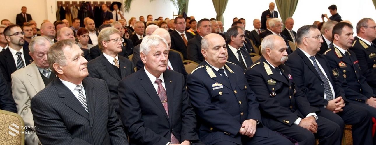Polgárőr kitüntetéseket adtak át az '56-os forradalom évfordulója alkalmából