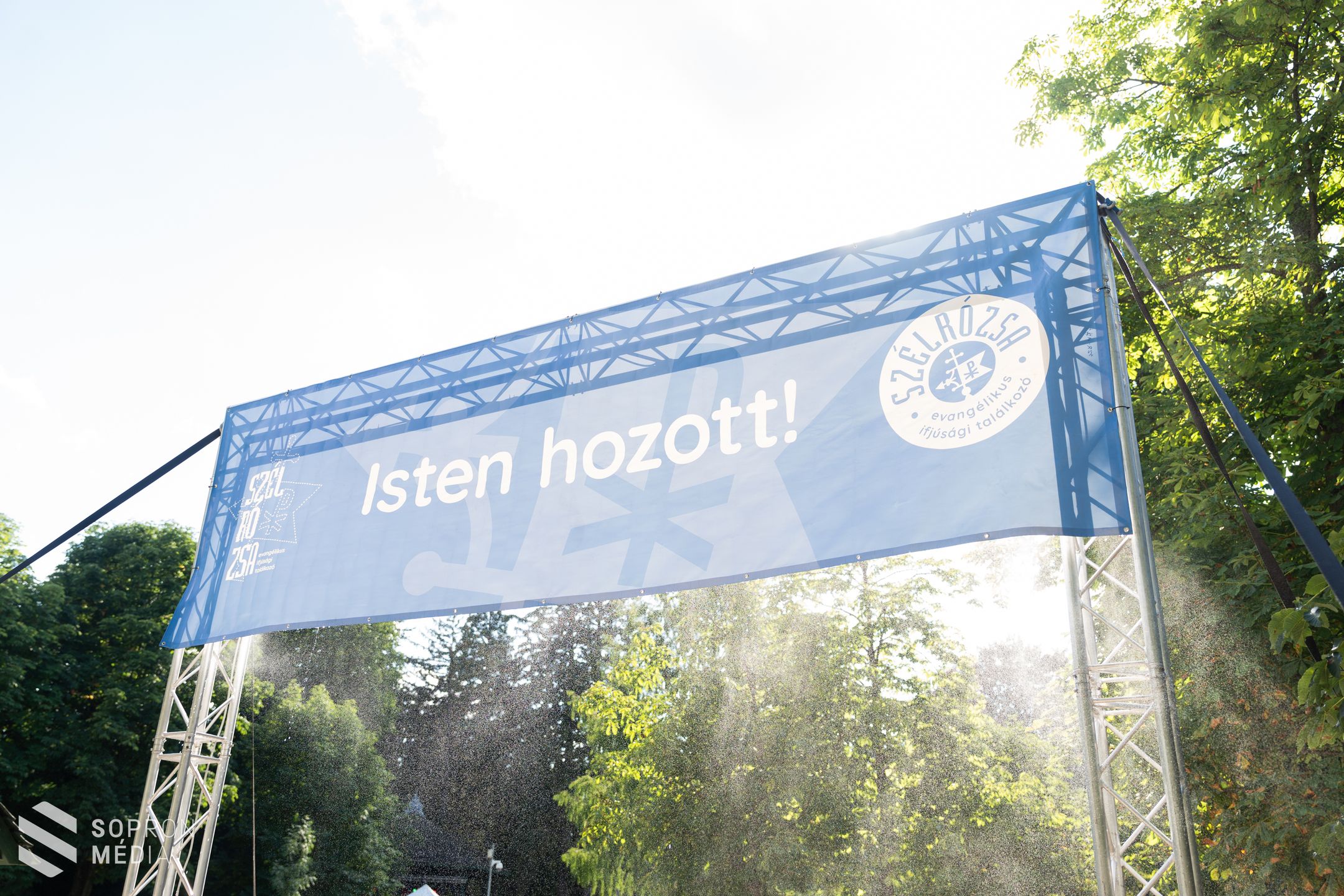 Elkezdődött a 15. Szélrózsa evangélikus ifjúsági találkozó az Erzsébet-kertben