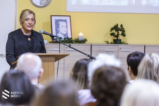 Horváth Lászlóné, igazgató, Kozmutza EGYMI
