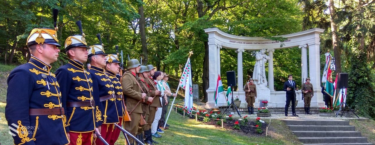 Megemlékezést tartottak a Magyar Hősök Emlékünnepén Sopronbánfalván