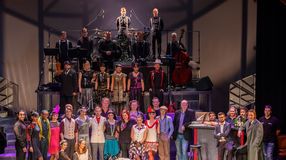 Szving,tangó: taps a sajtótól