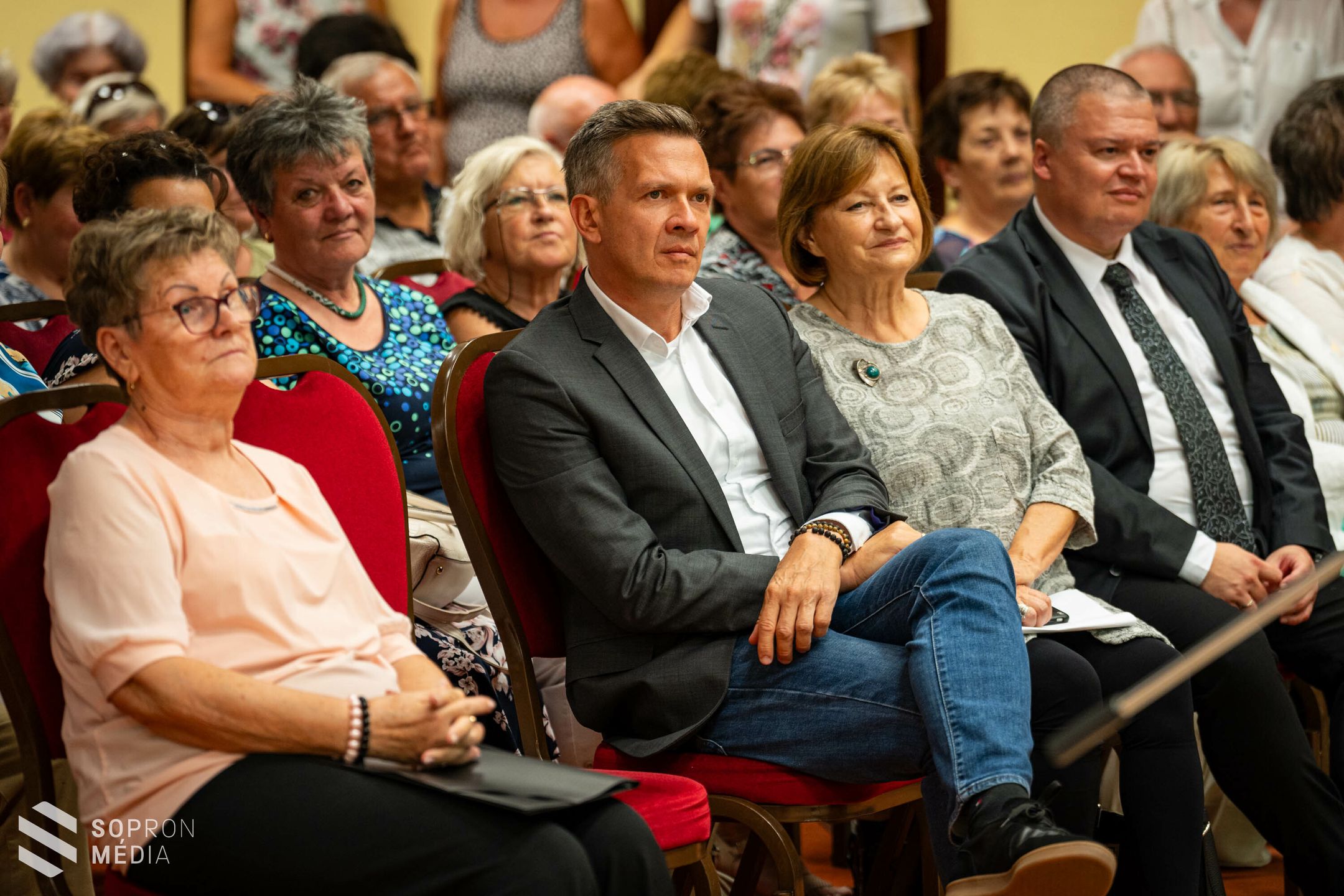 Megnyitották az „Életet az éveknek” Országos Klubszövetség XII. Kulturális Fesztiválját