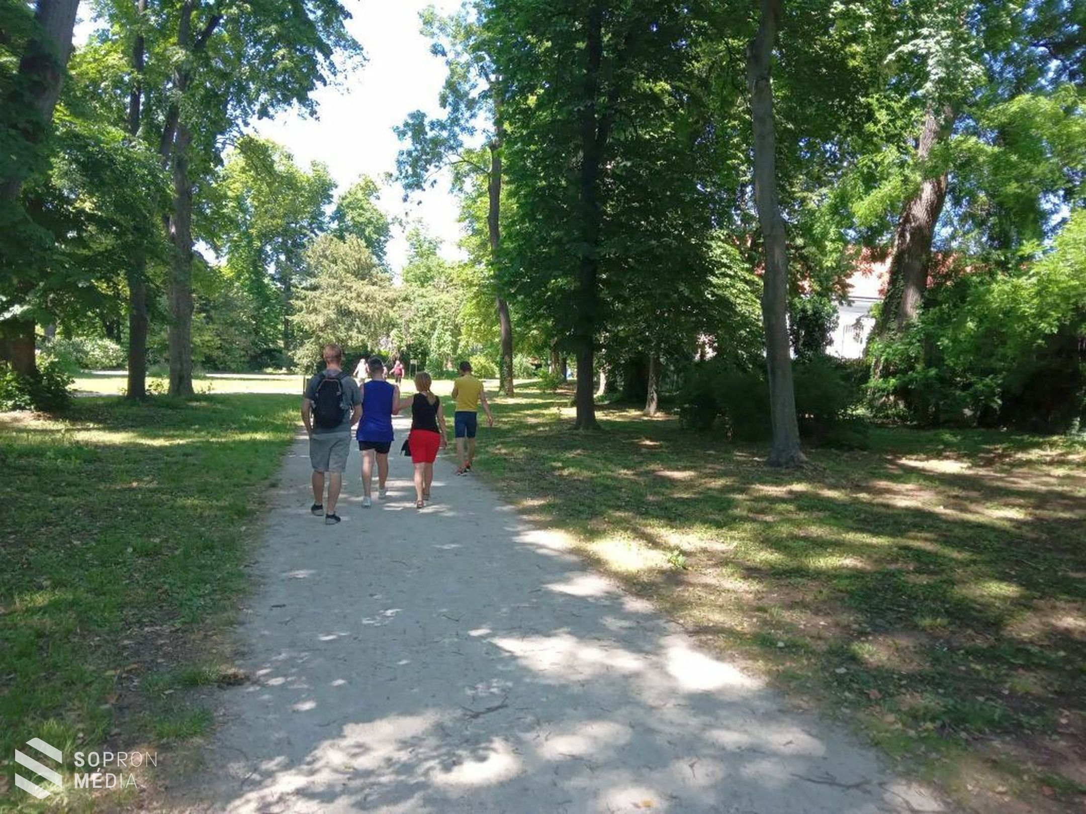 Tömegeket vonzott a pünkösdi hosszú hétvége Eszterházára