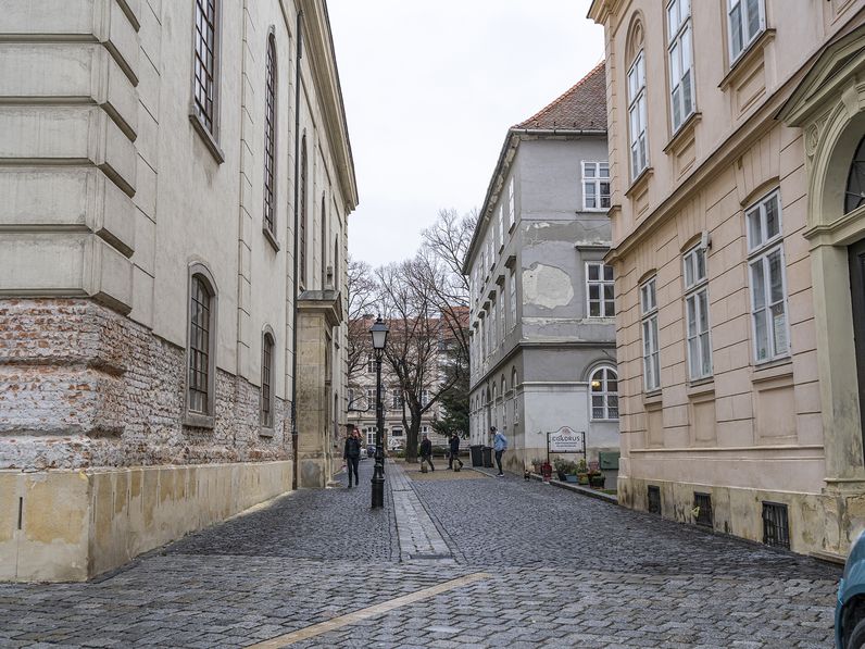 Ki volt Bünker János Rajnárd, a Bünker köz névadója?    