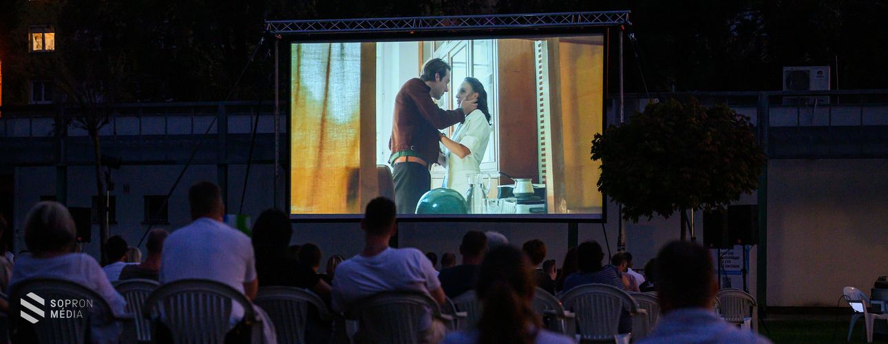 Filmvetítés és közönségtalálkozó a Jereván-lakótelepen