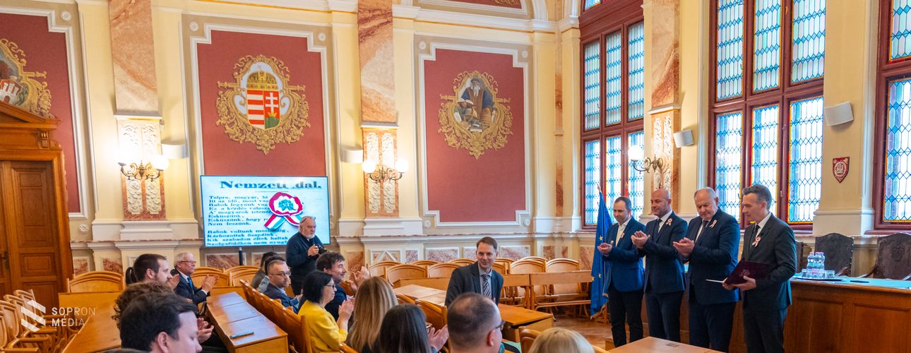 A helyi sajtó képviselőit díjazták a magyar sajtó napja alkalmából